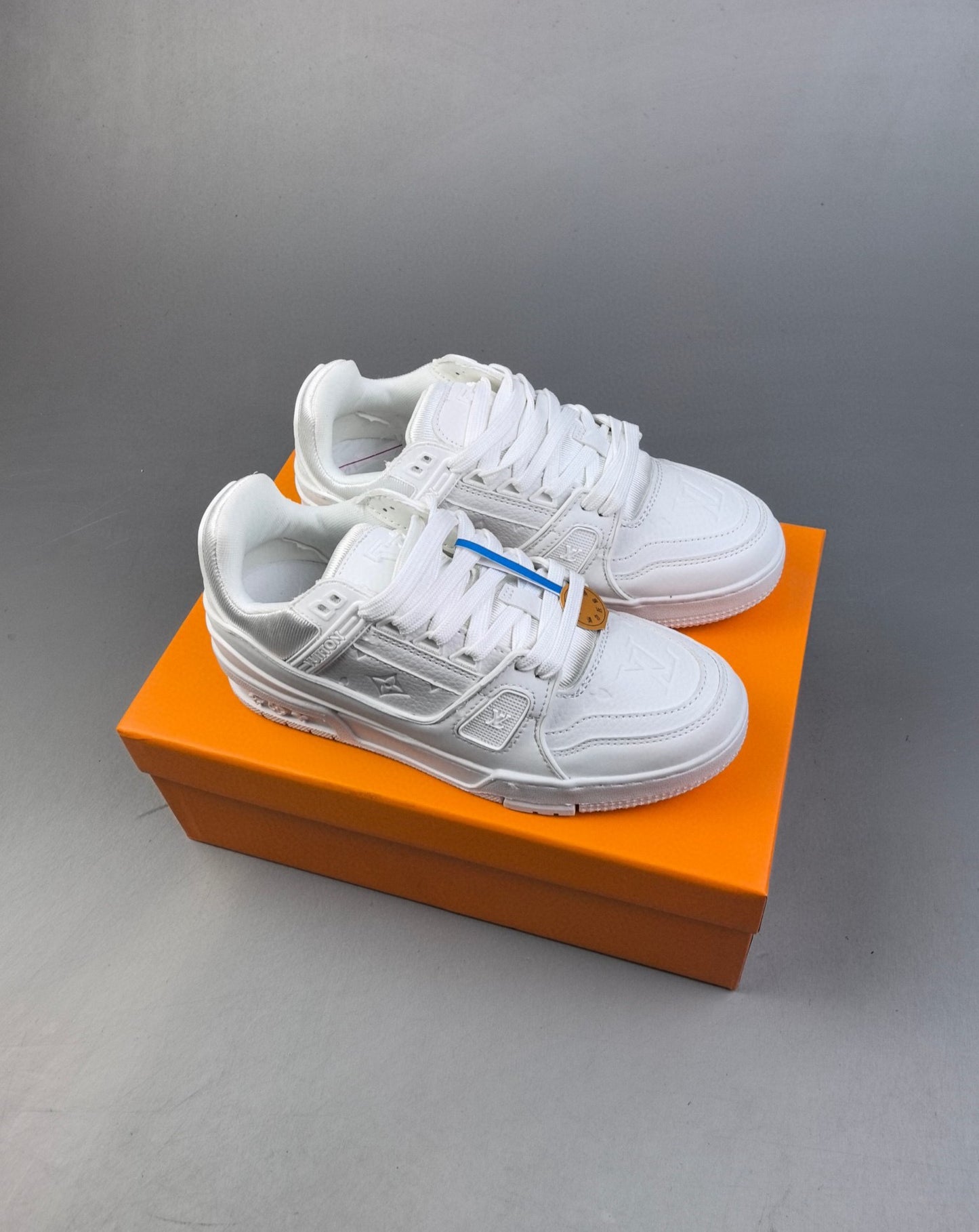 Louis Vuitton Trainer Blancas