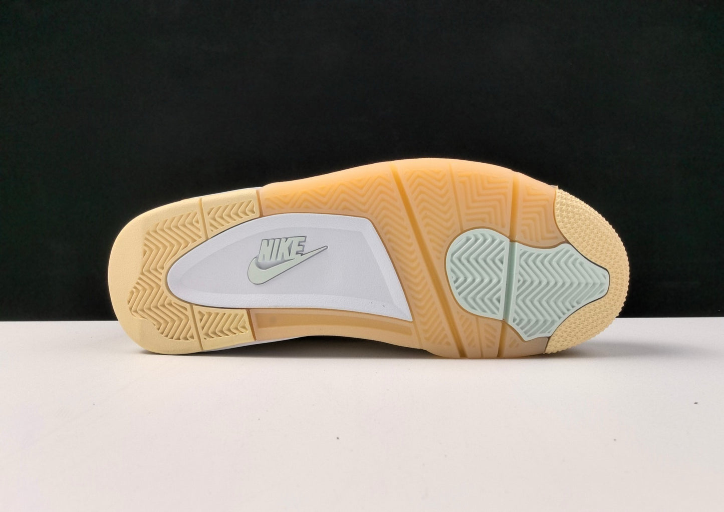 Air Jordan 4 Retro - Cream Sail x OW