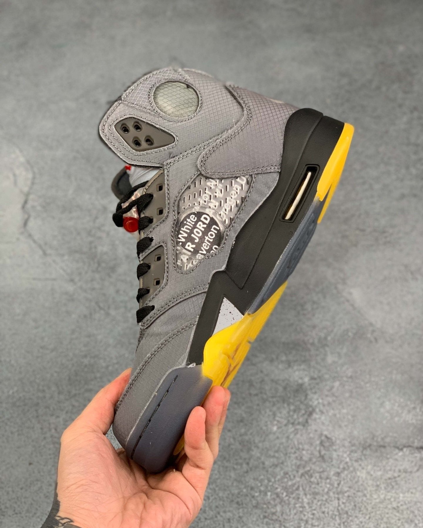 Air Jordan 5 Retro OFF WHITE SP x Muslin