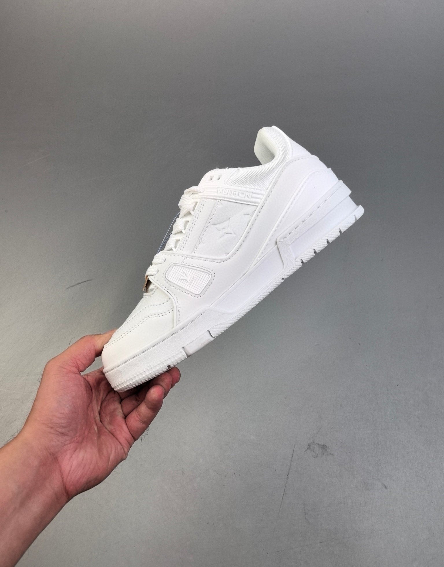 Louis Vuitton Trainer Blancas