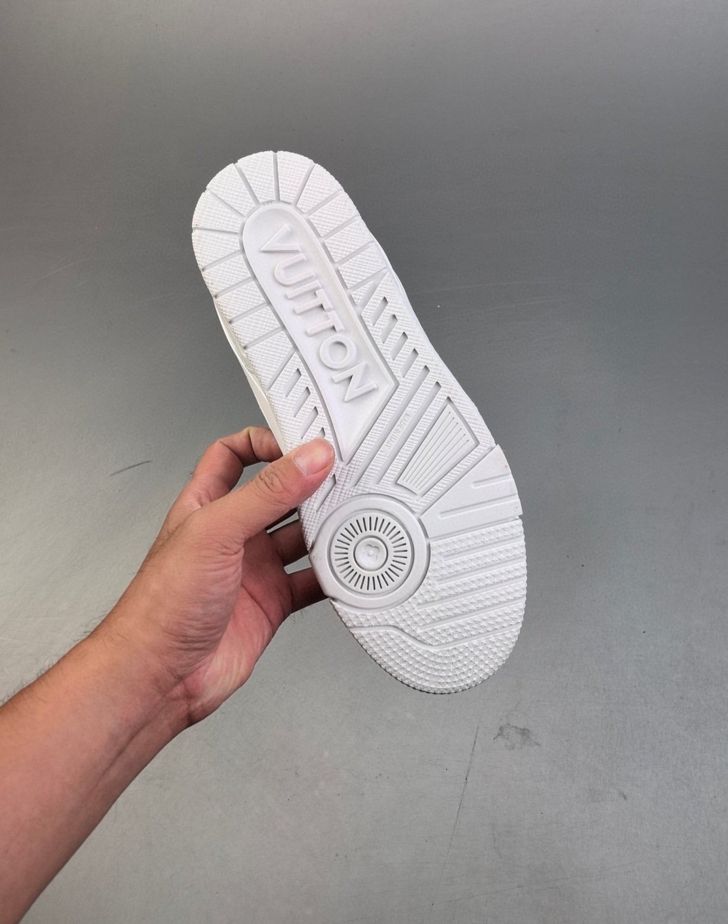 Louis Vuitton Trainer Blancas