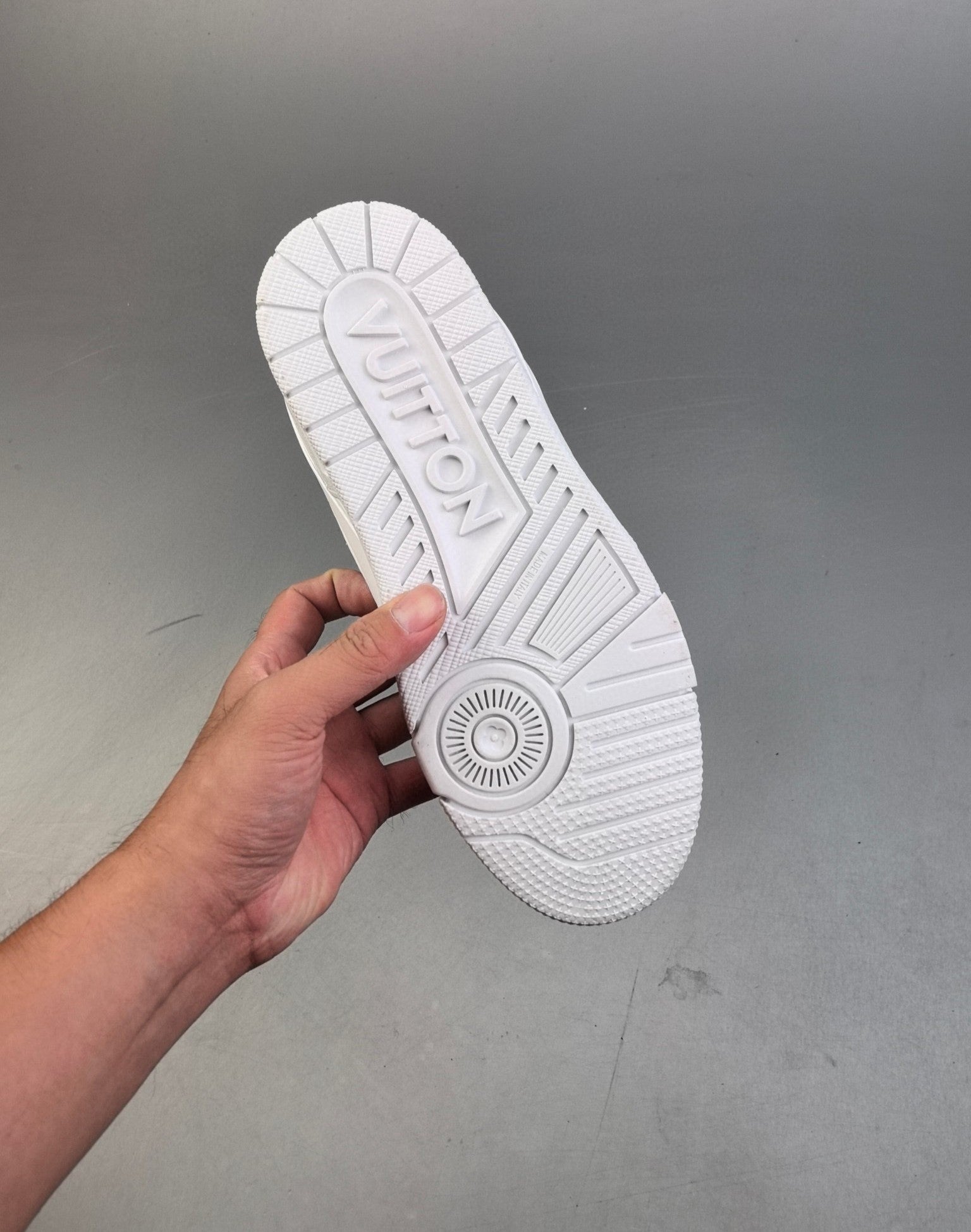 Louis Vuitton Trainer Blancas