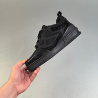 Louis Vuitton Trainer Negras