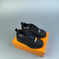 Louis Vuitton Trainer Negras